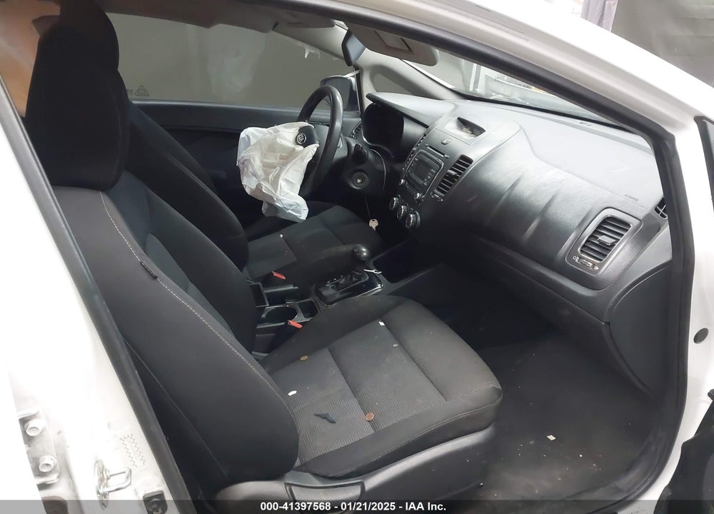 2017 KIA FORTE VIN: 3KPFK4A74HE030371