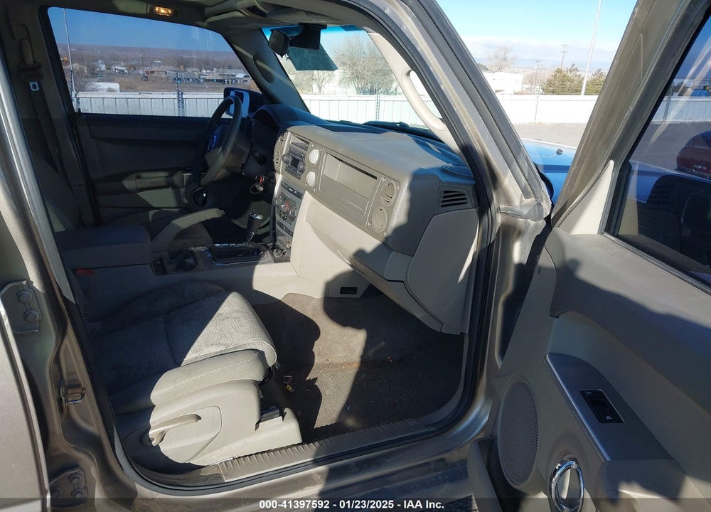 2006 JEEP COMMANDER VIN: 1J8HH48KX6C276842