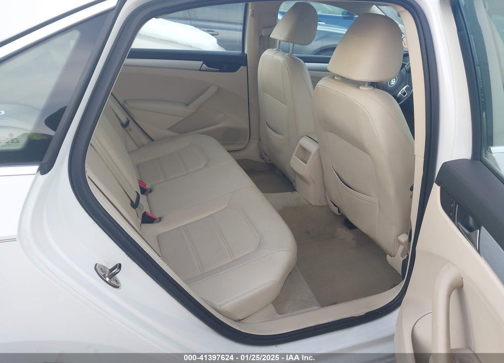 2012 VOLKSWAGEN PASSAT 2.5L SE VIN: 1VWBH7A32CC033987