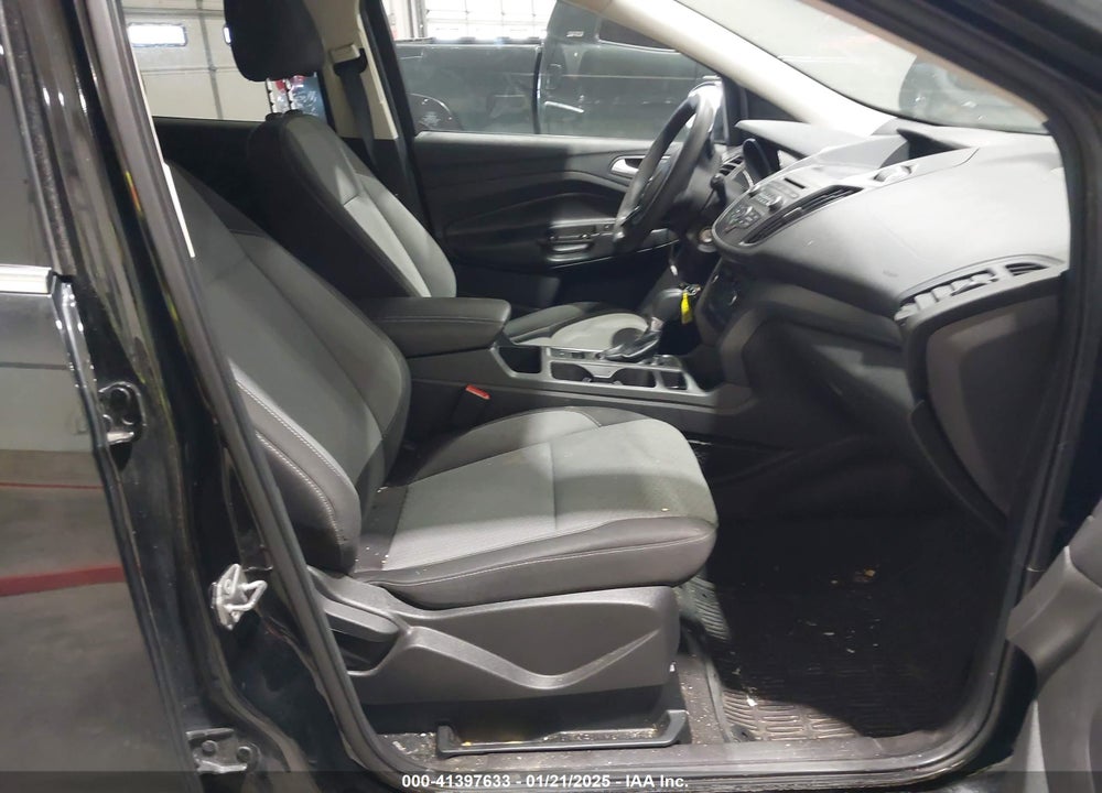 2017 FORD ESCAPE SE VIN: 1FMCU9GD1HUC74810