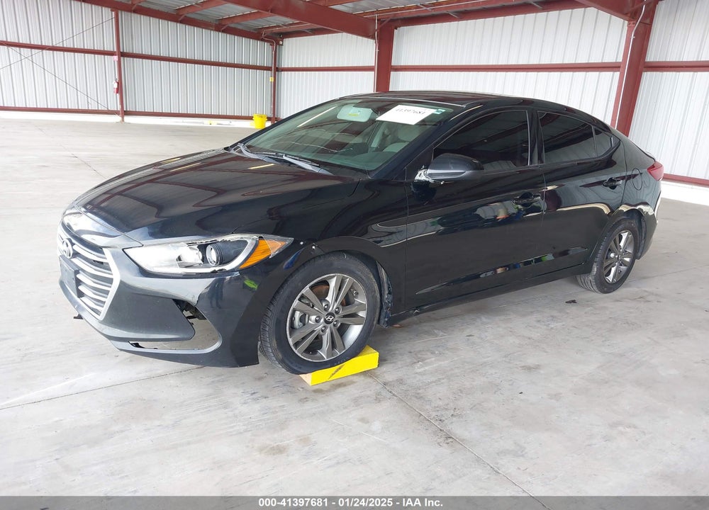 2017 HYUNDAI ELANTRA VIN: 5NPD84LF7HH195675
