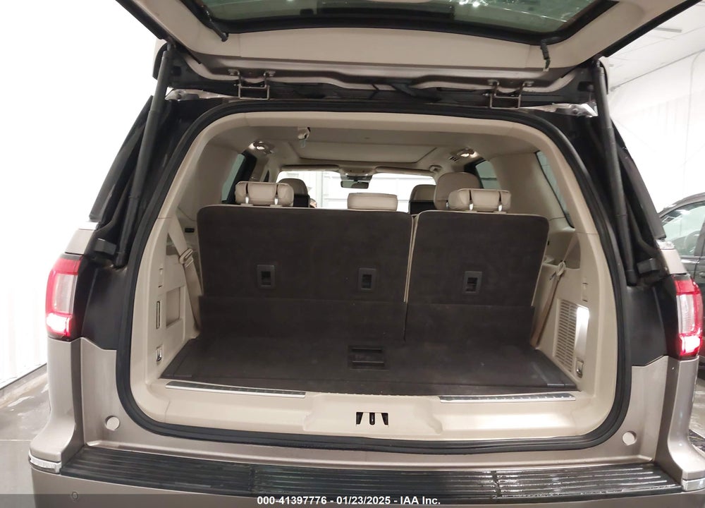 2018 LINCOLN NAVIGATOR RESERVE VIN: 5LMJJ2LT2JEL20677