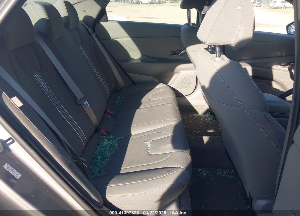 2024 HYUNDAI ELANTRA SEL VIN: KMHLM4DG1RU669539