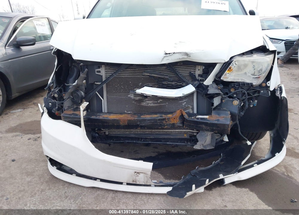 2011 DODGE GRAND CARAVAN CREW VIN: 2D4RN5DGXBR648017