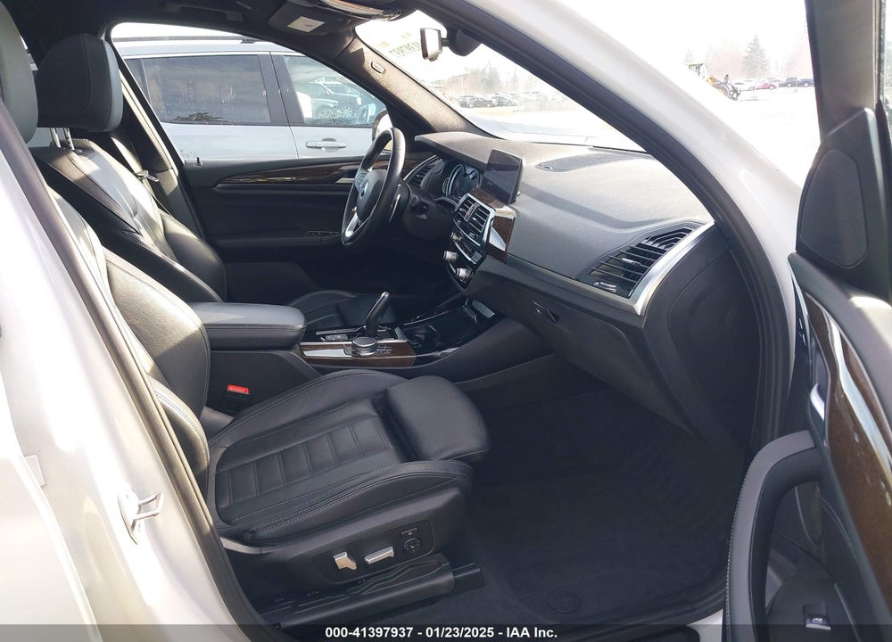 2018 BMW X3 VIN: 5UXTR9C58JLD61122