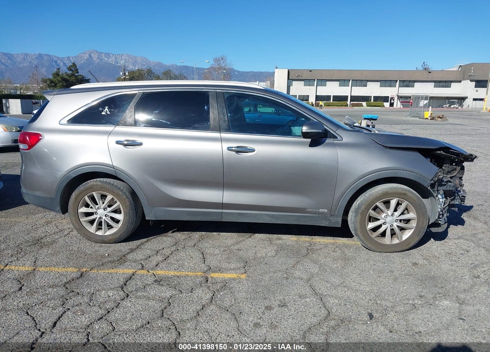 2017 KIA SORENTO 3.3L LX VIN: 5XYPGDA56HG291637