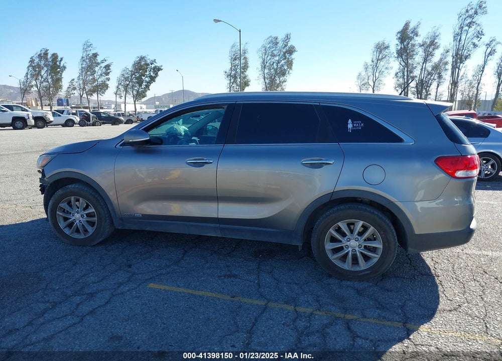 2017 KIA SORENTO 3.3L LX VIN: 5XYPGDA56HG291637