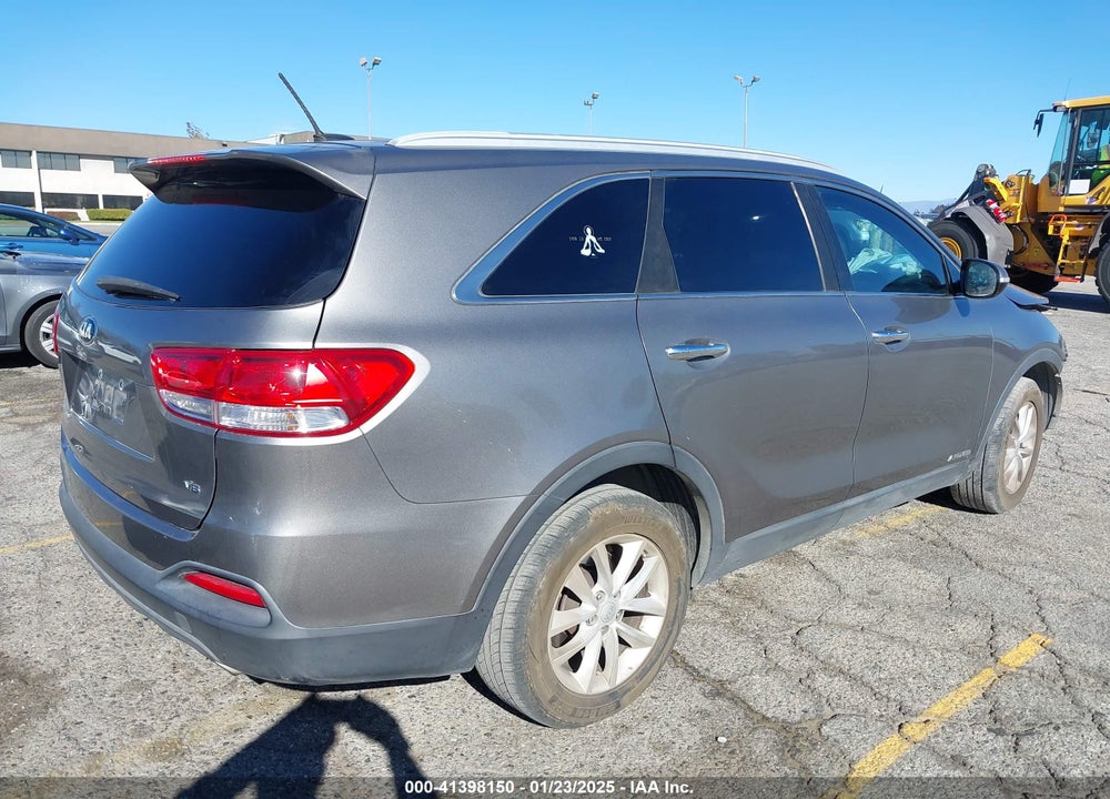 2017 KIA SORENTO 3.3L LX VIN: 5XYPGDA56HG291637