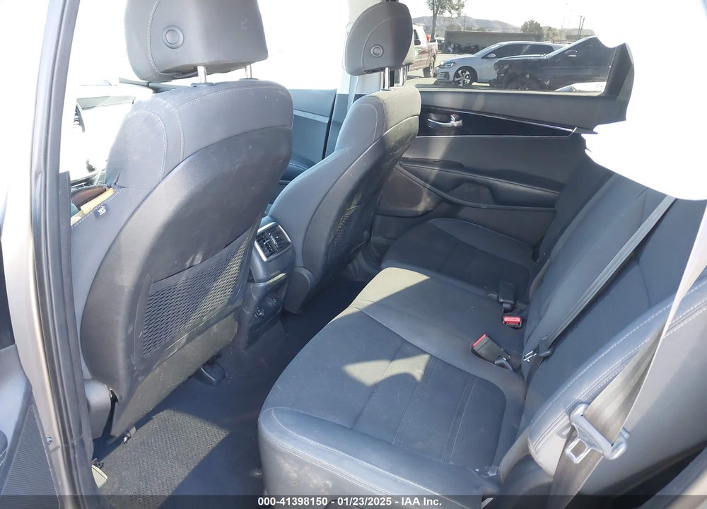 2017 KIA SORENTO 3.3L LX VIN: 5XYPGDA56HG291637