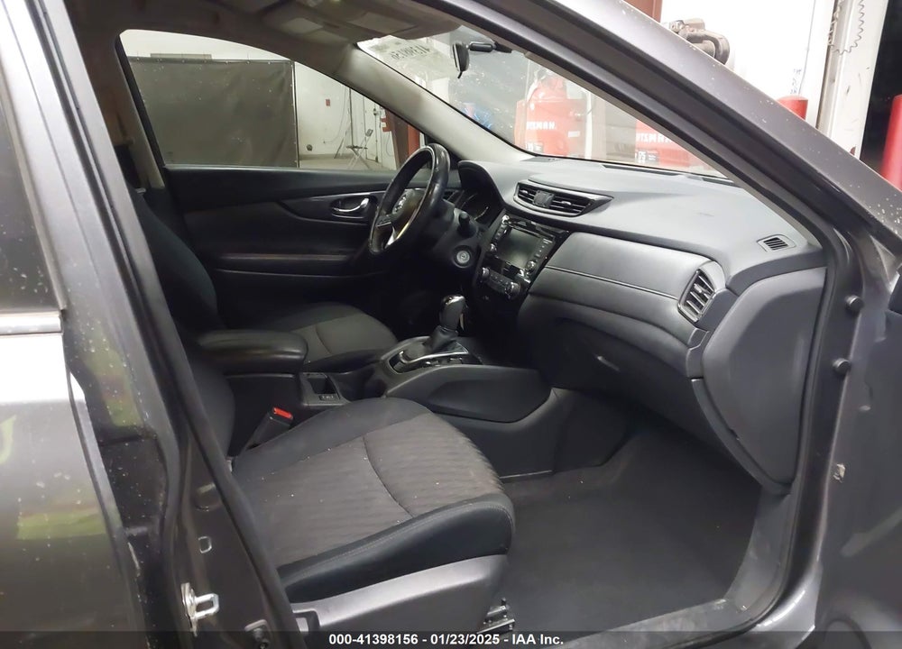 2018 NISSAN ROGUE S VIN: 5N1AT2MTXJC838673