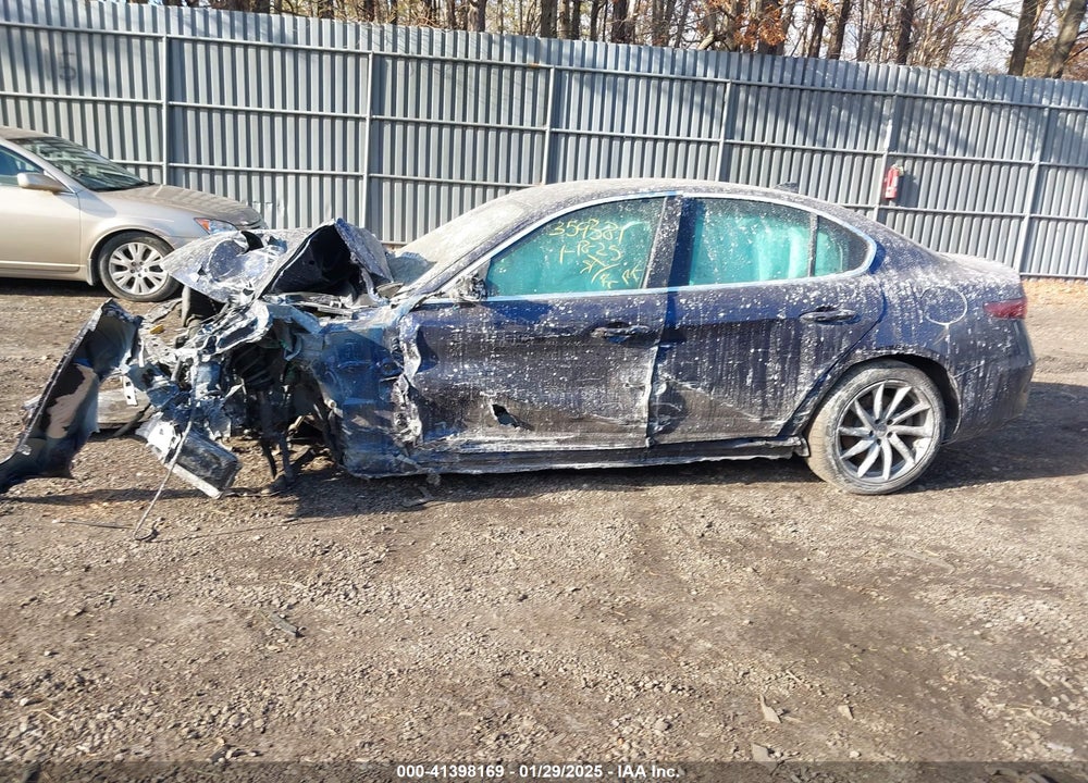 2017 ALFA ROMEO GIULIA TI AWD VIN: ZARFAEEN6H7549171