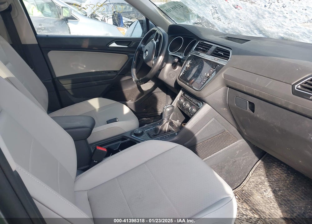 2019 VOLKSWAGEN TIGUAN 2.0T SE/2.0T SEL/2.0T SEL R-LINE/2.0T SEL R-LINE BLACK VIN: 3VV2B7AX6KM137002