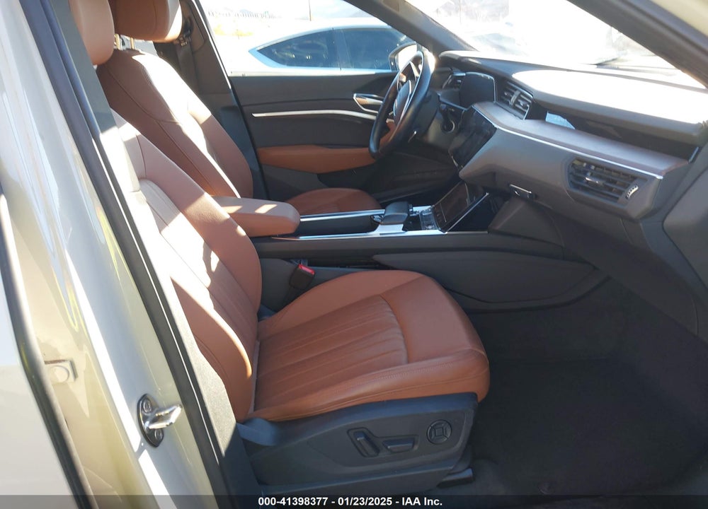 2019 AUDI E-TRON PREMIUM PLUS VIN: WA1LAAGE1KB013147