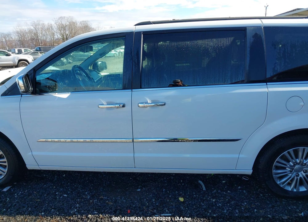 2016 CHRYSLER TOWN & COUNTRY TOURING-L ANNIVERSARY EDITION VIN: 2C4RC1CG1GR199931