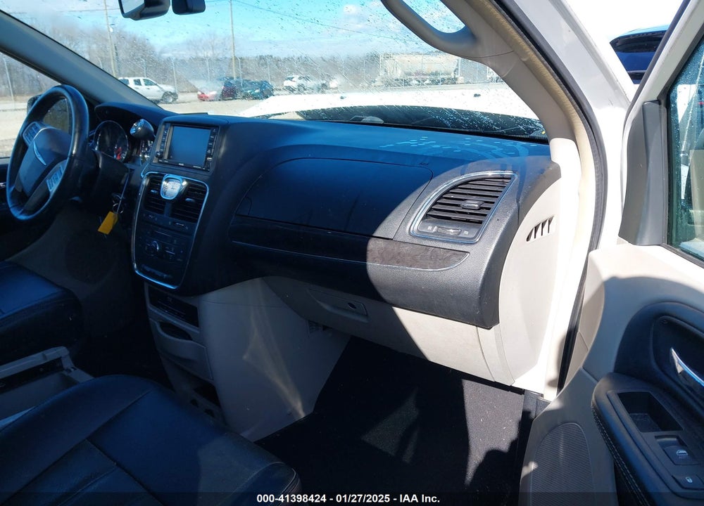 2016 CHRYSLER TOWN & COUNTRY TOURING-L ANNIVERSARY EDITION VIN: 2C4RC1CG1GR199931
