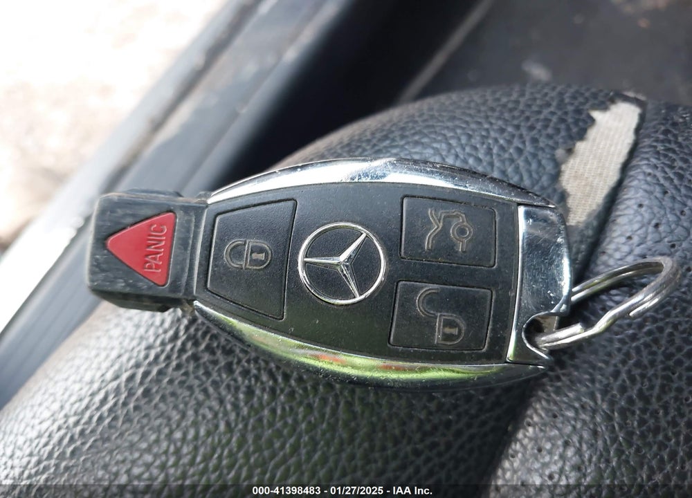 2013 MERCEDES-BENZ C VIN: WDDGF4HB9DR258678