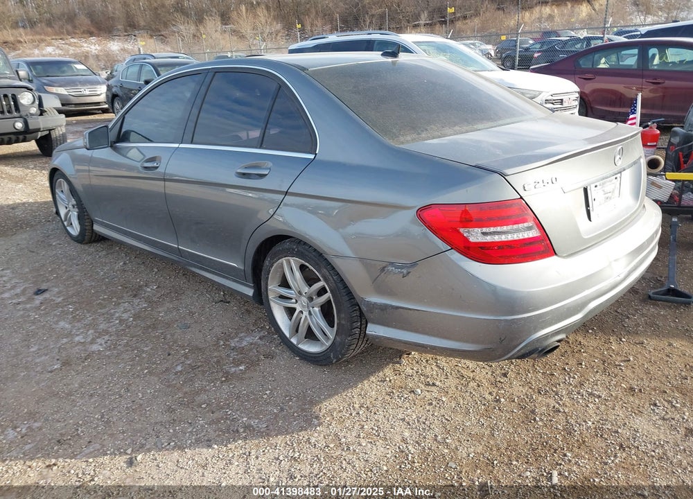 2013 MERCEDES-BENZ C VIN: WDDGF4HB9DR258678