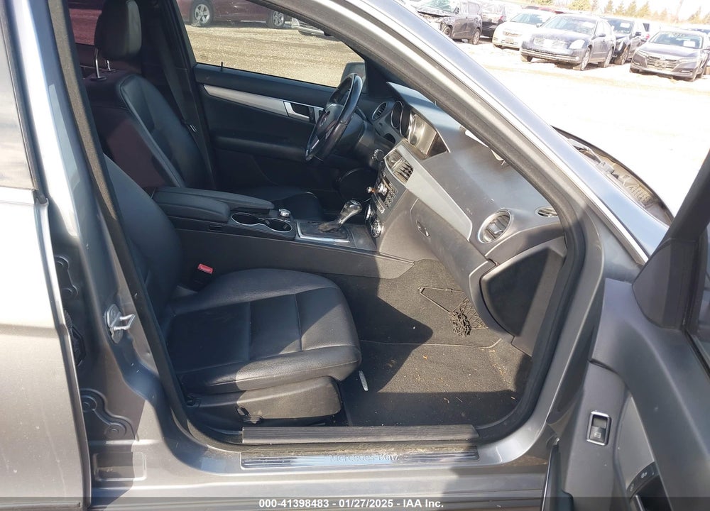 2013 MERCEDES-BENZ C VIN: WDDGF4HB9DR258678