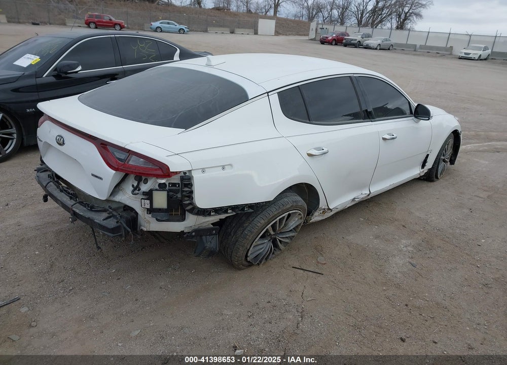 2019 KIA STINGER VIN: KNAE15LA3K6051171