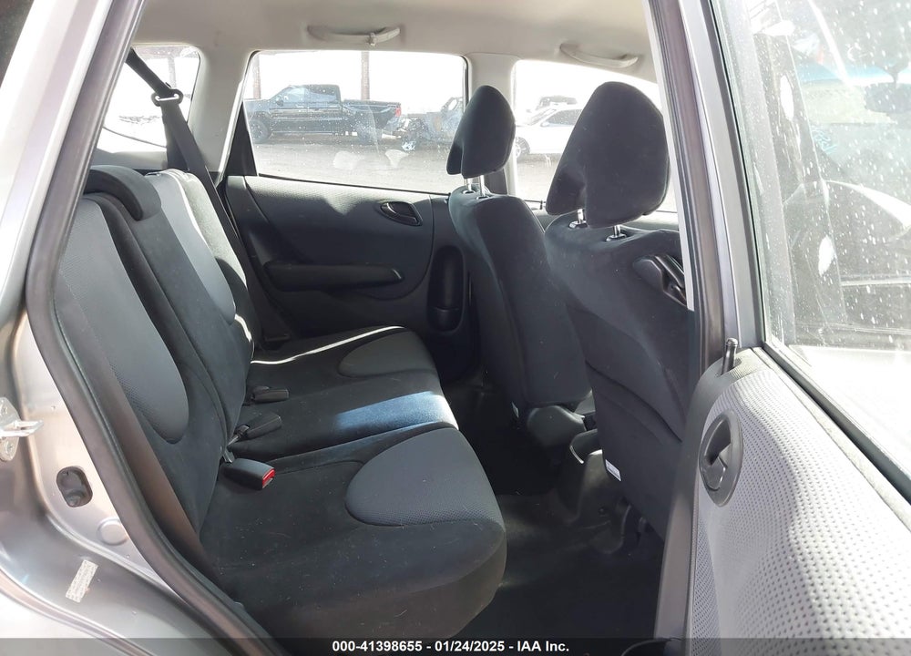 2007 HONDA FIT VIN: JHMGD37477S026170
