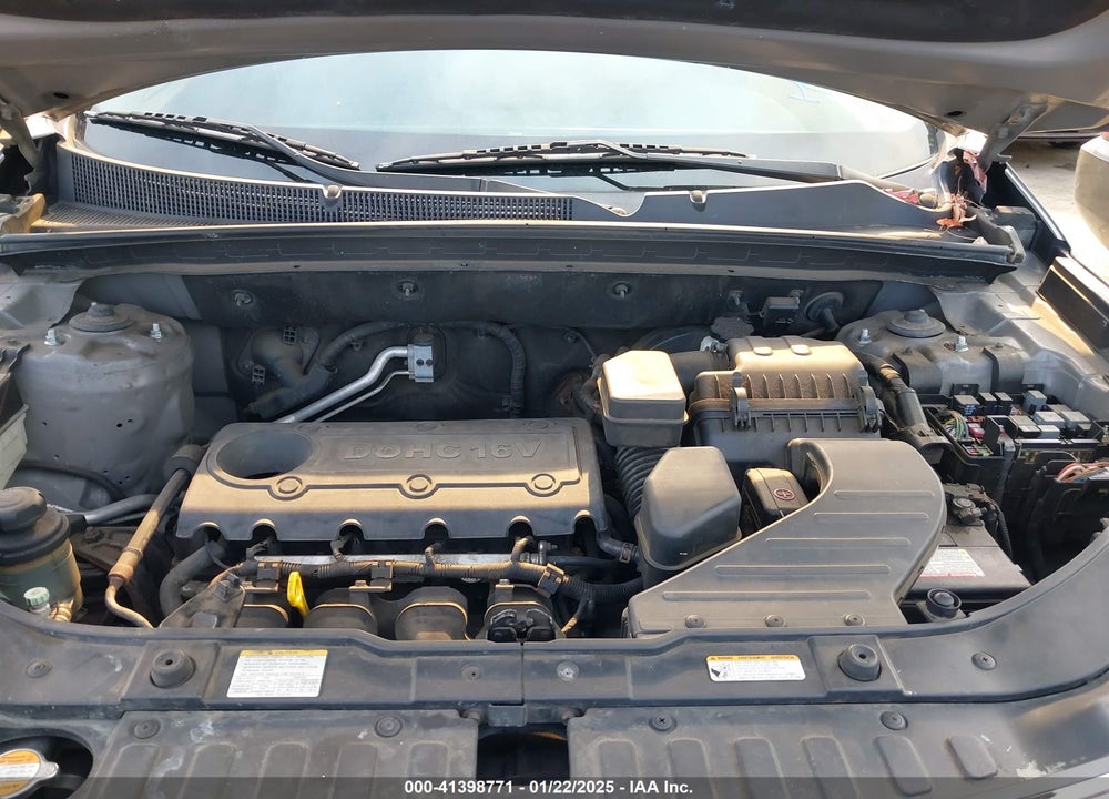 2011 KIA SORENTO LX VIN: 5XYKT3A10BG108642