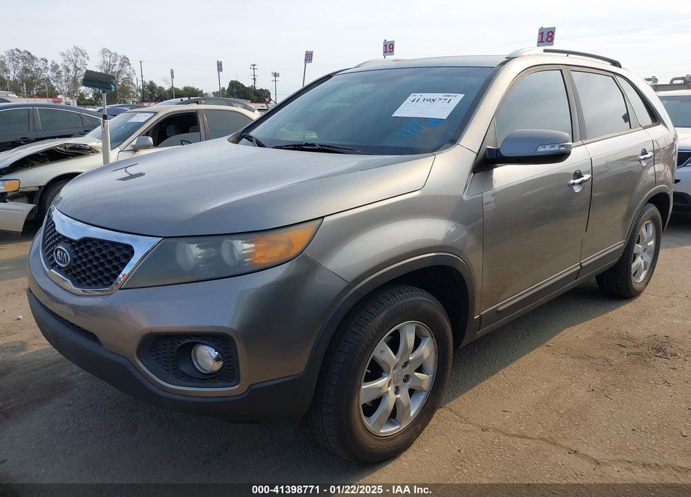 2011 KIA SORENTO LX VIN: 5XYKT3A10BG108642