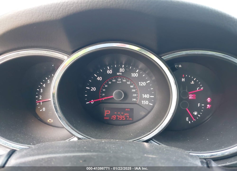 2011 KIA SORENTO LX VIN: 5XYKT3A10BG108642