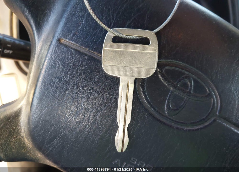 1997 TOYOTA RAV4 VIN: JT3XP10V7V0005090