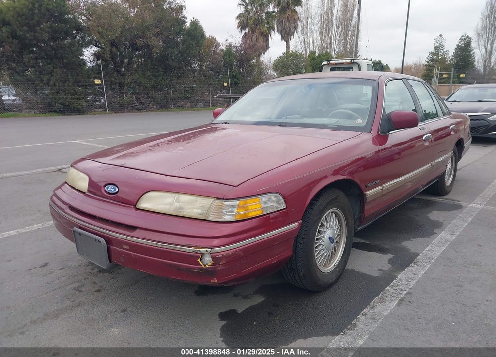 1992 FORD CROWN VICTORIA LX VIN: 2FACP74W1NX154053