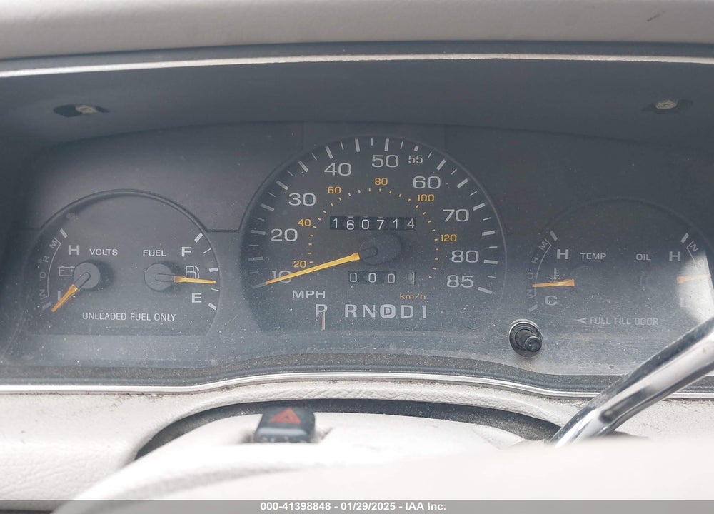 1992 FORD CROWN VICTORIA LX VIN: 2FACP74W1NX154053
