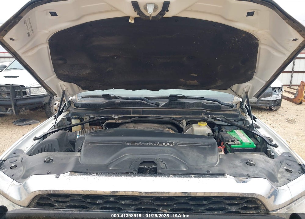 2019 RAM 2500 TRADESMAN 4X4 8' BOX VIN: 3C6UR5HJ3KG576883