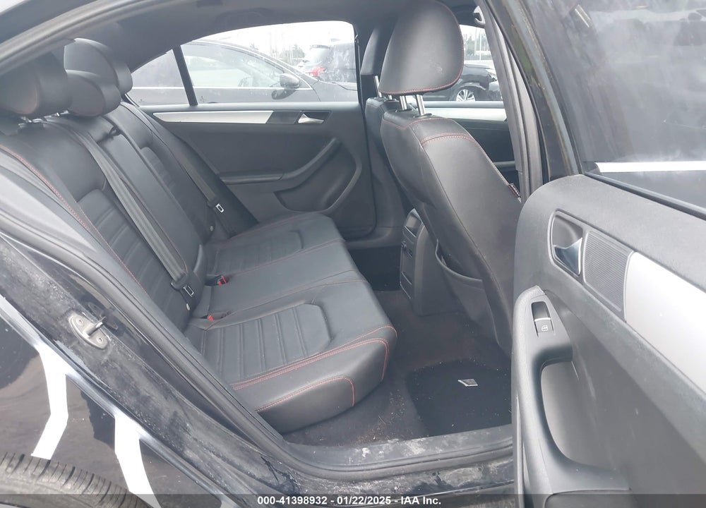 2012 VOLKSWAGEN JETTA VIN: 3VW5A7AJ0CM065108