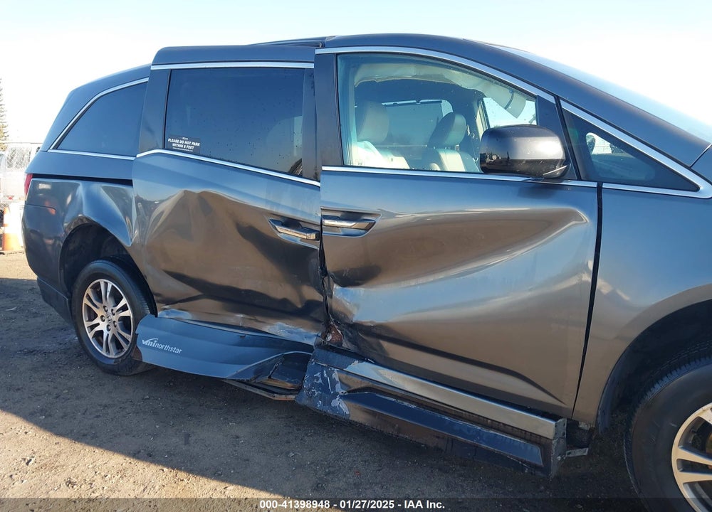 2011 HONDA ODYSSEY EX-L VIN: 5FNRL5H60BB002159