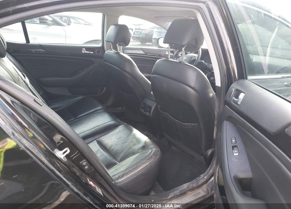 2014 KIA CADENZA VIN: KNALN4D72E5167092