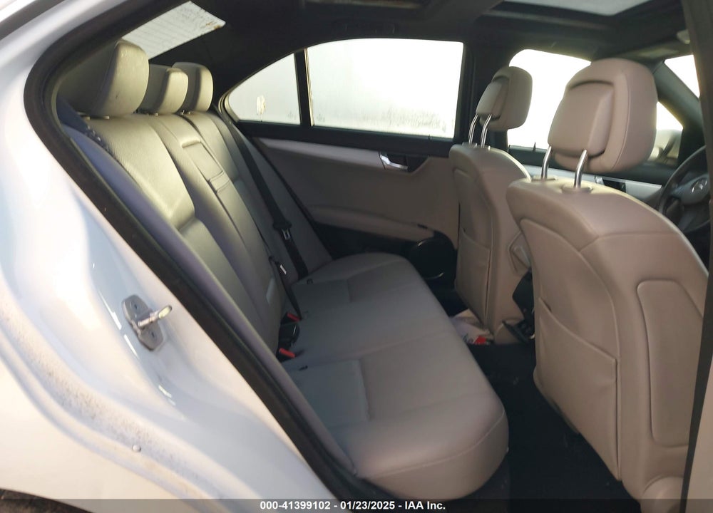 2008 MERCEDES-BENZ C VIN: WDDGF54X98R013277