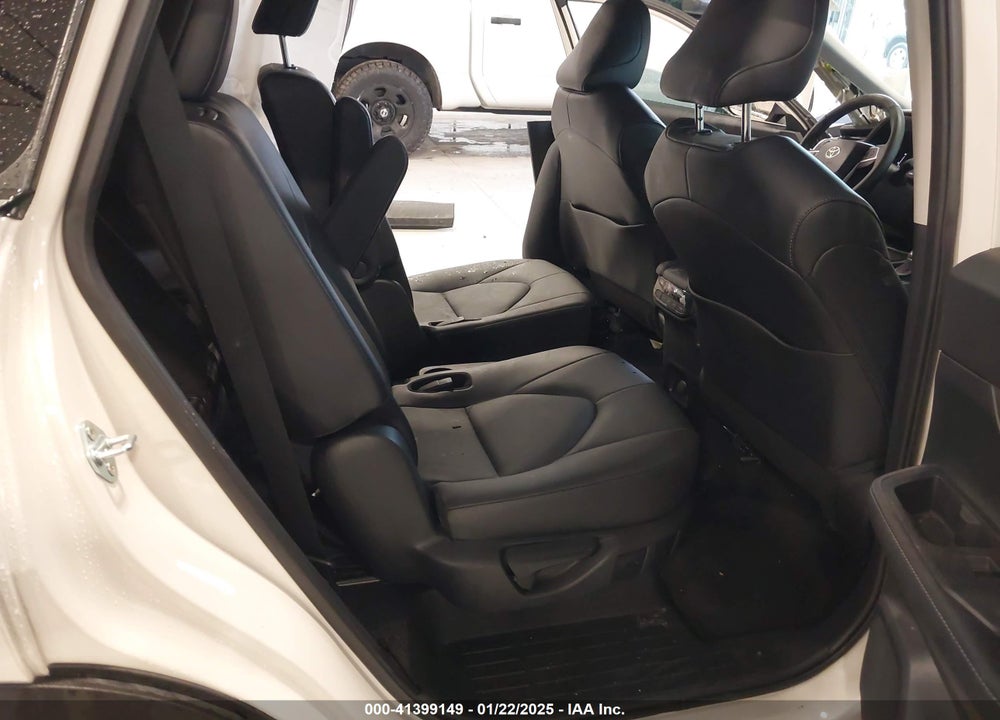 2024 TOYOTA GRAND HIGHLANDER XLE VIN: 5TDAAAA50RS014380