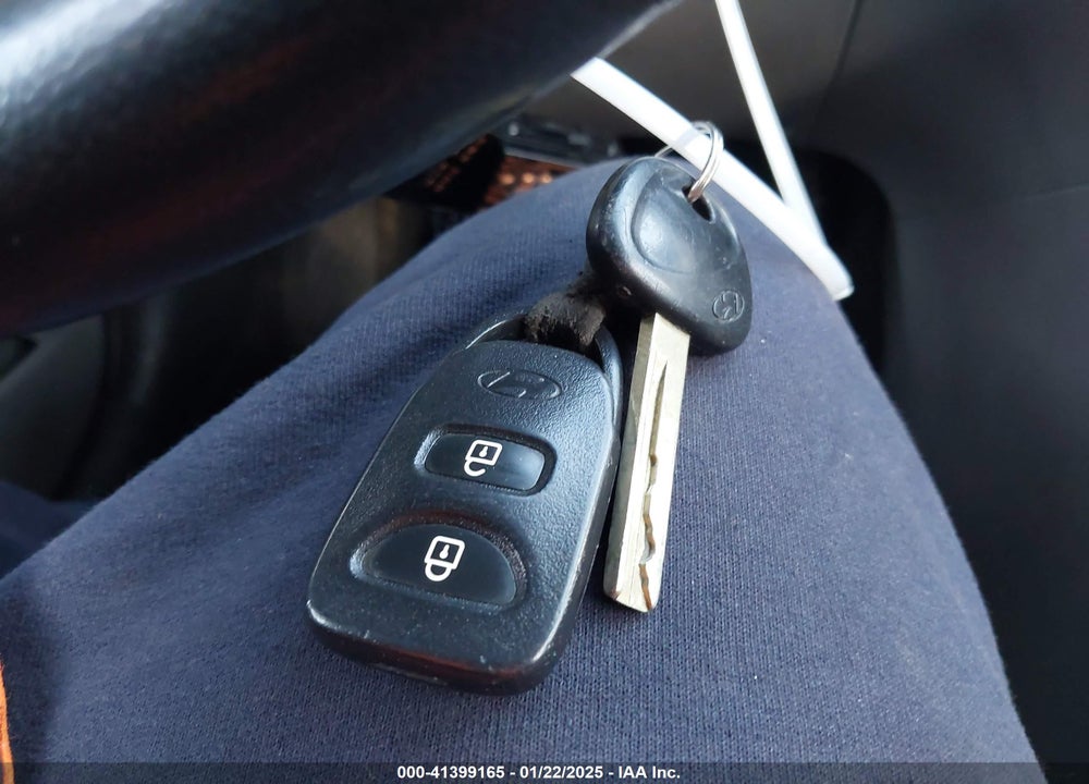 2013 HYUNDAI ACCENT VIN: KMHCU4AE8DU436639