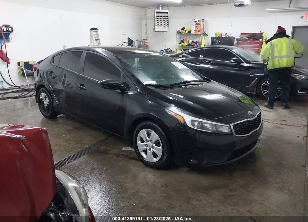 2018 KIA FORTE LX VIN: 3KPFK4A75JE220718