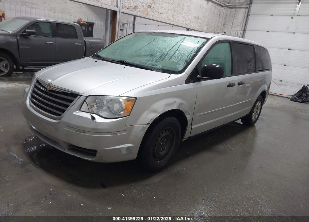 2008 CHRYSLER TOWN & COUNTRY LX VIN: 2A8HR44H48R618609
