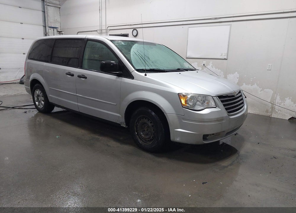 2008 CHRYSLER TOWN & COUNTRY LX VIN: 2A8HR44H48R618609