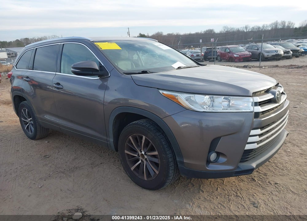2018 TOYOTA HIGHLANDER XLE VIN: 5TDKZRFH9JS535150
