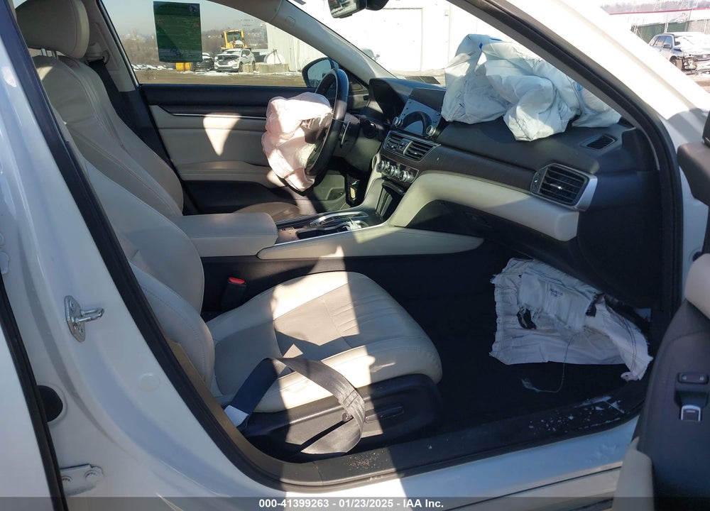 2018 HONDA ACCORD HYBRID TOURING VIN: 1HGCV3F97JA002329