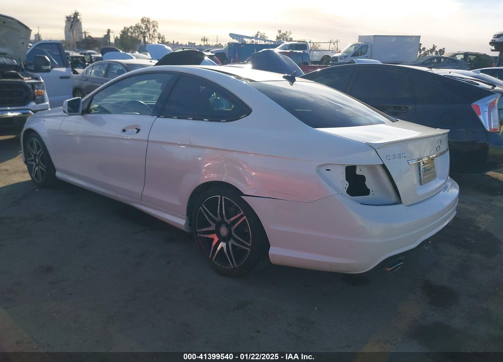 2015 MERCEDES-BENZ C 350 VIN: WDDGJ5HB8FG389152