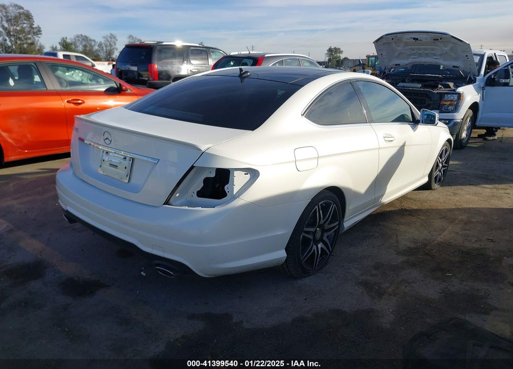2015 MERCEDES-BENZ C 350 VIN: WDDGJ5HB8FG389152