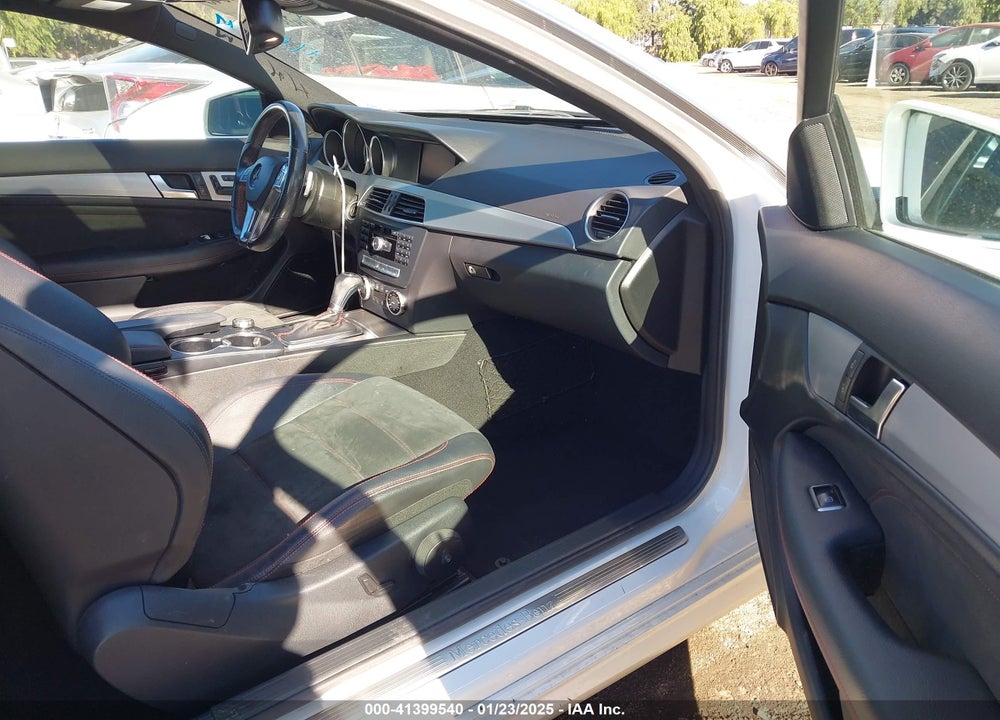 2015 MERCEDES-BENZ C 350 VIN: WDDGJ5HB8FG389152