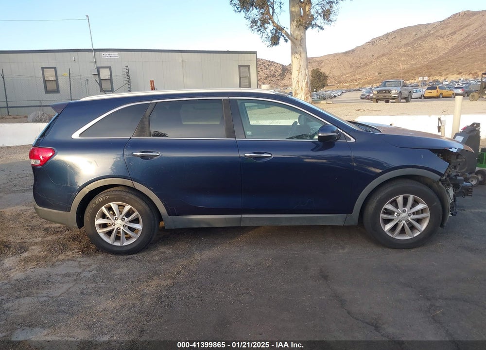 2016 KIA SORENTO 3.3L LX VIN: 5XYPG4A57GG152485