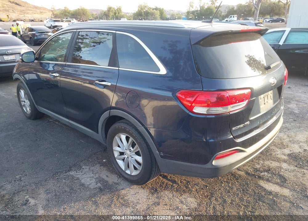 2016 KIA SORENTO 3.3L LX VIN: 5XYPG4A57GG152485
