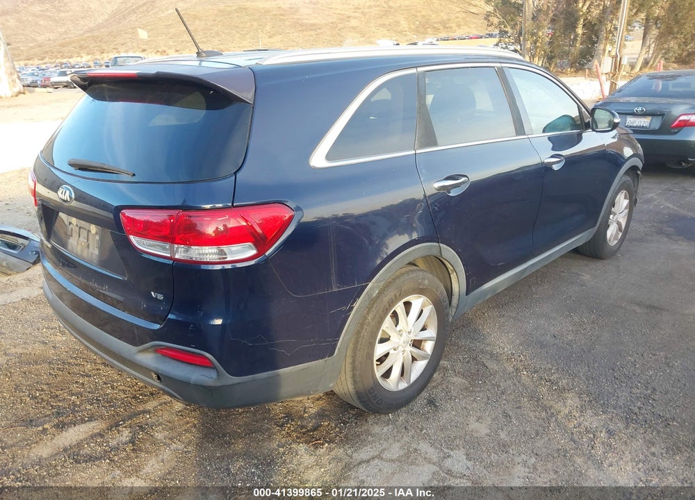 2016 KIA SORENTO 3.3L LX VIN: 5XYPG4A57GG152485