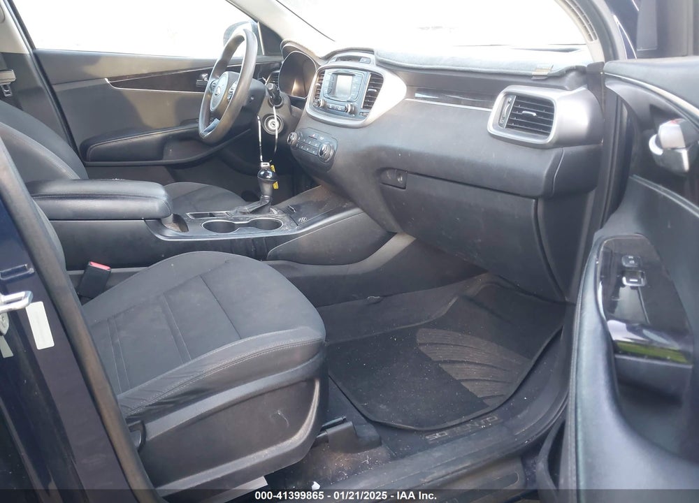 2016 KIA SORENTO 3.3L LX VIN: 5XYPG4A57GG152485