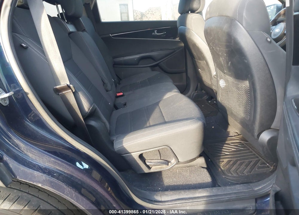 2016 KIA SORENTO 3.3L LX VIN: 5XYPG4A57GG152485